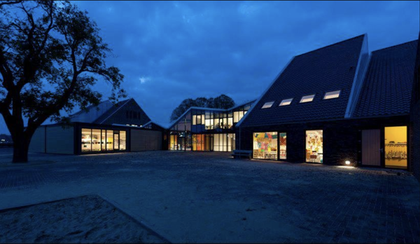 
      
        Gebouw 1.png
      
    